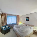 Herrliche 3 Schlafzimmer In Zentral & Exklusiv 公寓