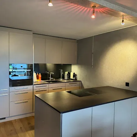 Herrliche 3 Schlafzimmer In Zentral & Exklusiv Διαμέρισμα *